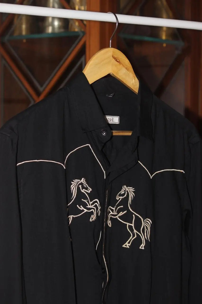 Black horse embroidery shirt
